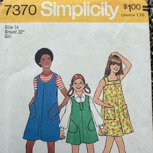 Vintage 1976 Simplicity Girls Sewing Pattern
